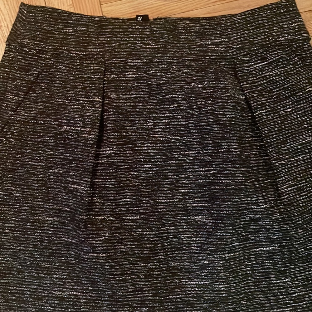 Perfect new years skirt - Picture 3 of 3
